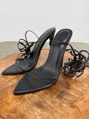 Femme LA Shoes Wm 37*** Luce Minimale Black Faux Leather Wrap Stiletto Heels